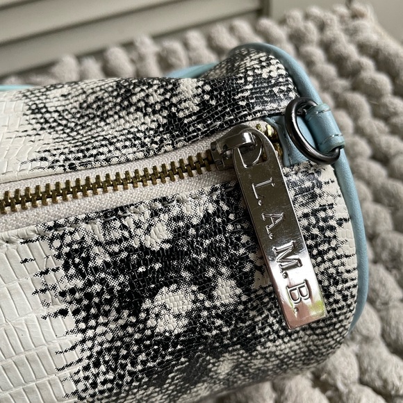 π₯ L.A.M.B. crossbody - Picture 13 of 17